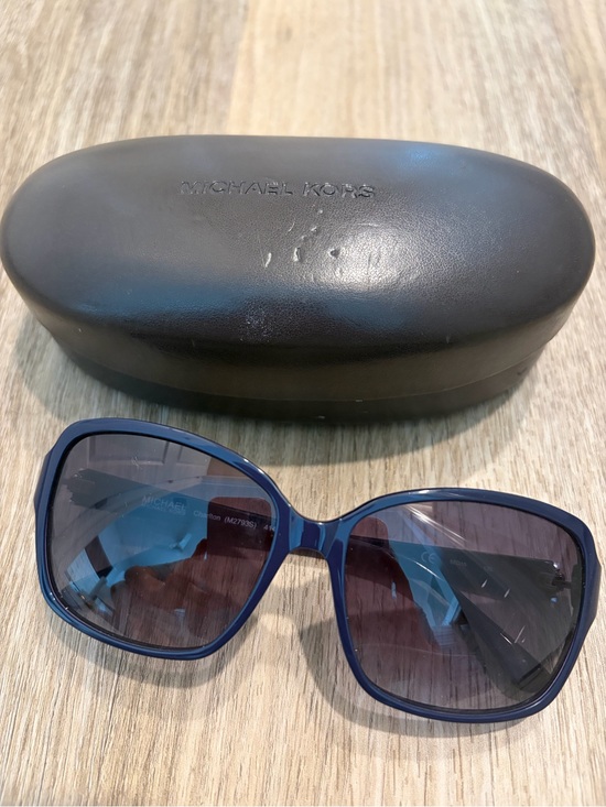 Michael Kors Accessories - Michael Kors Women's Navy Blue Gradient Oversized Sunglasses